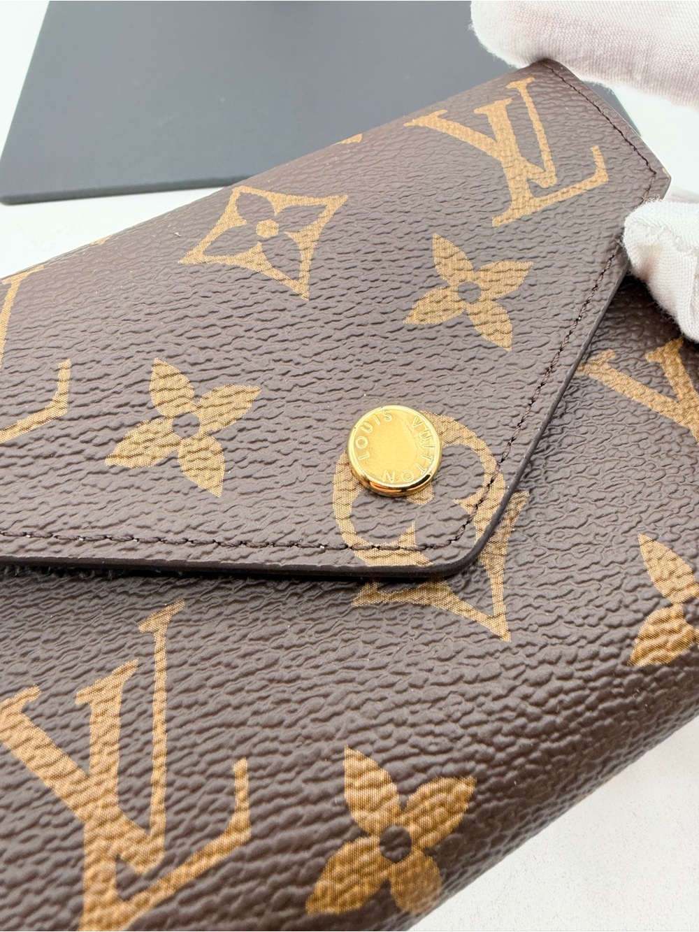Louis Vuitton Victorine Monogram Wallet - Picture 3 of 13